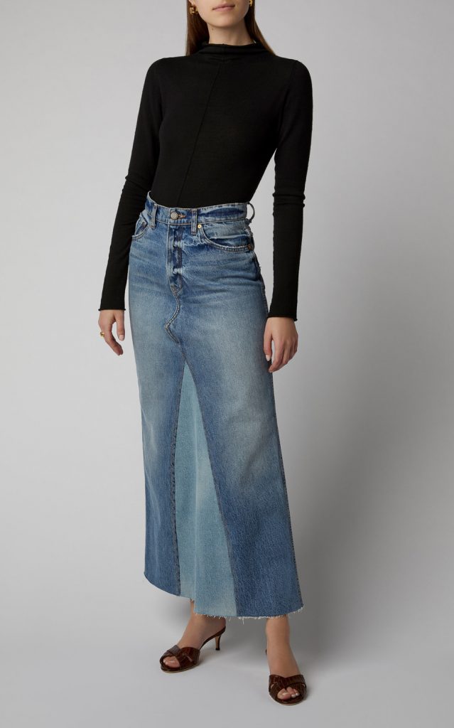 Один из вариантов кроя юбки из джинсов: распороть штанины по внутренним швам и  вшить между ними вставку из другой ткани, можно тоже джинсовой
