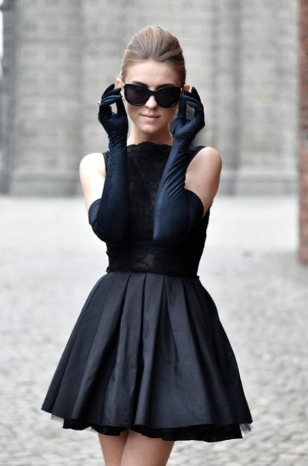 Маленькое черное платье мини