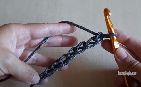 Вяжем цепочку из воздушных петель крючком - видео урок