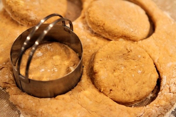 How to Make Pumpkin Biscuits 